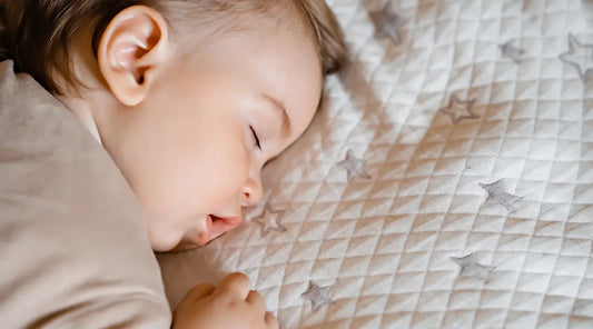 When Can Toddlers Sleep With a Blanket